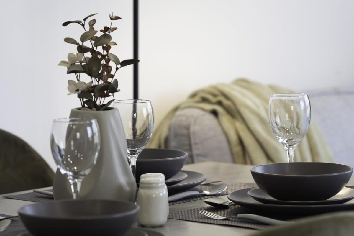 Modern And Bright 2 Bed Apartment In Ashford 阿什弗德 外观 照片